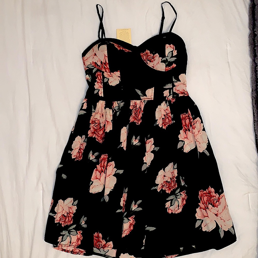 Brand new short floral print dress